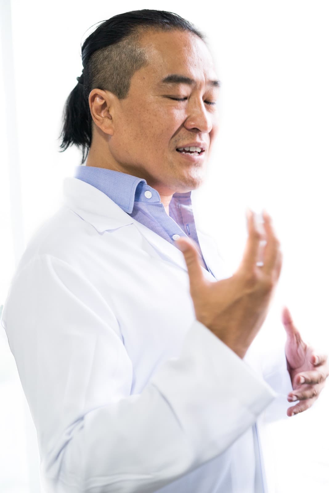 Pramod Oyama em consulta